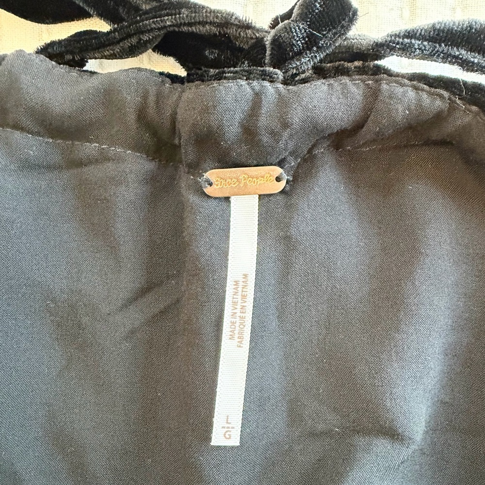 Free People Weekender Black Velvet Overalls NWT - Picture 4 of 6